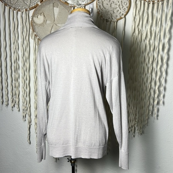 NAADAM Pewter Color Silk Cashmere Long Sleeve Turtleneck Sweater Size M - Picture 3 of 9